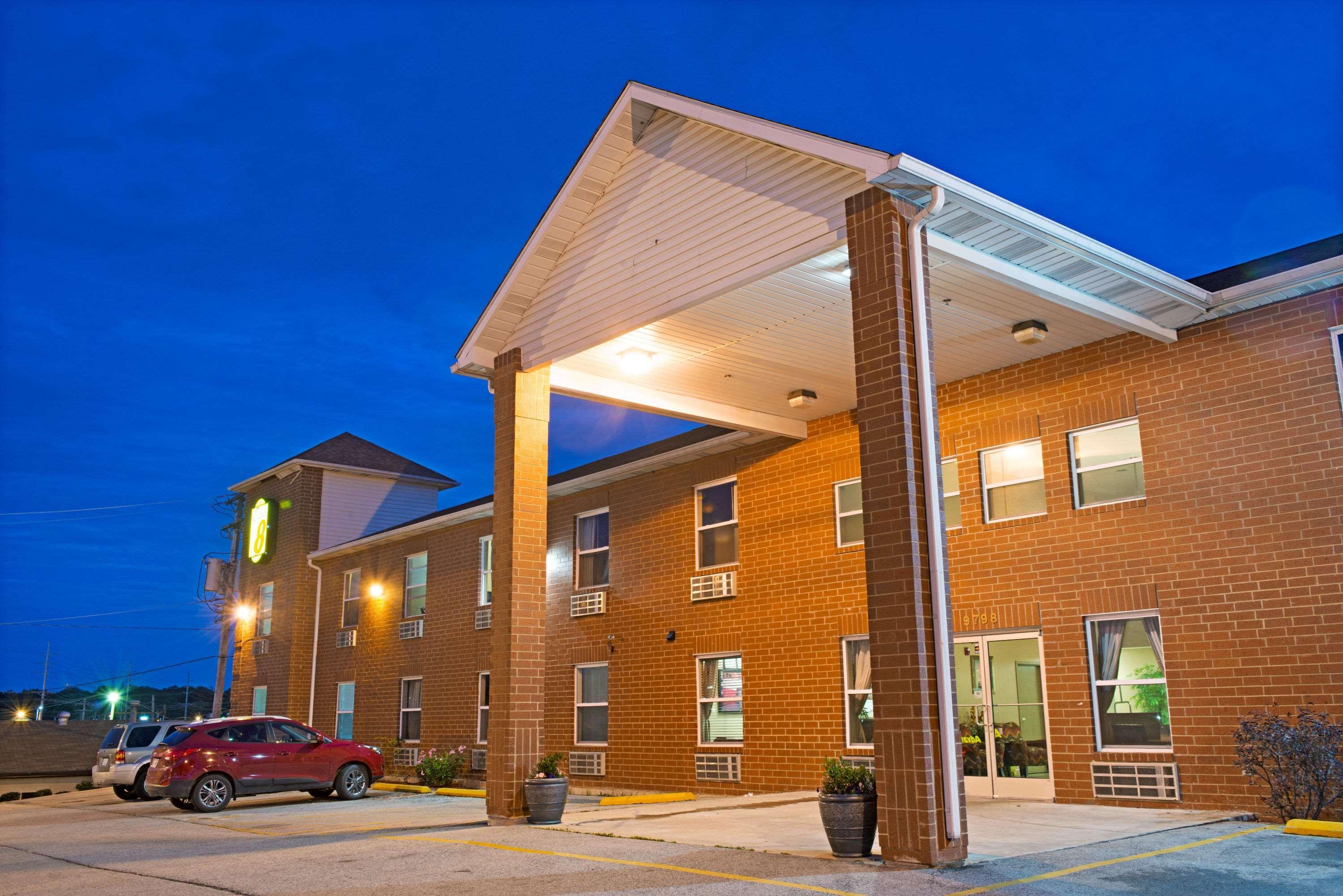 Super 8 By Wyndham St. Louis Airport Hotel Woodson Terrace Екстериор снимка