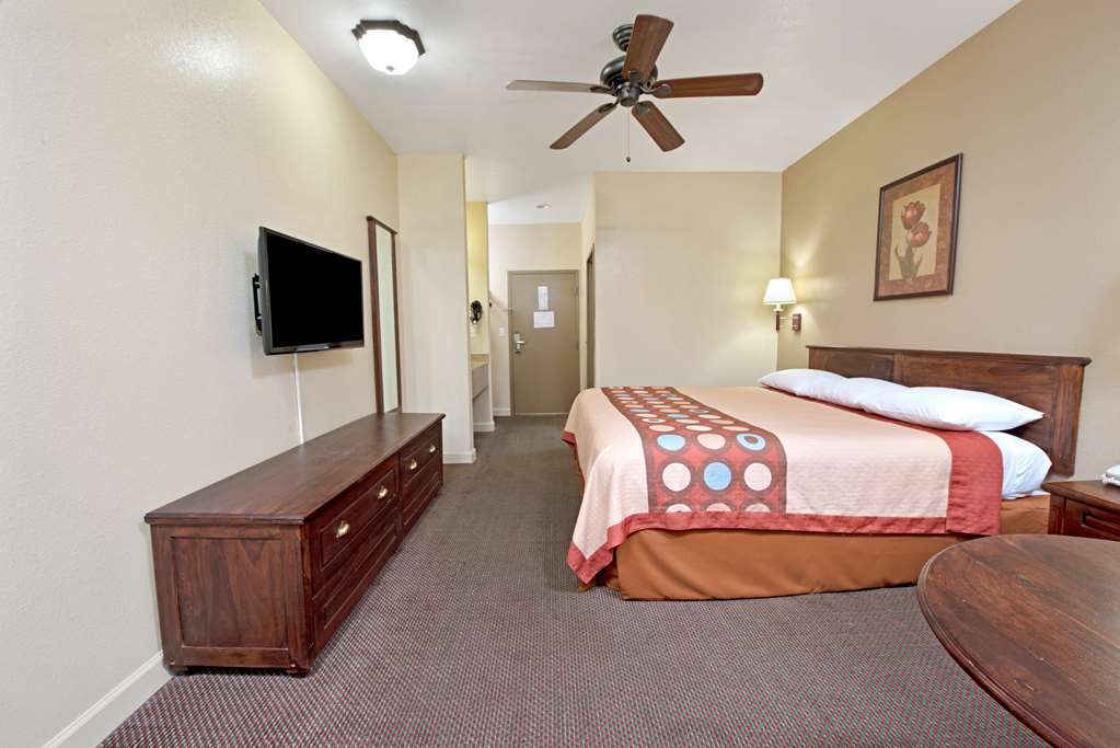 Super 8 By Wyndham St. Louis Airport Hotel Woodson Terrace Стая снимка